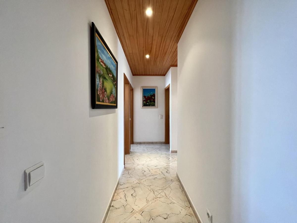 Appartamento Quarteira Elegant With Pool By Homing Esterno foto