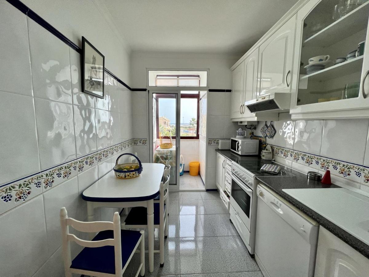 Appartamento Quarteira Elegant With Pool By Homing Esterno foto
