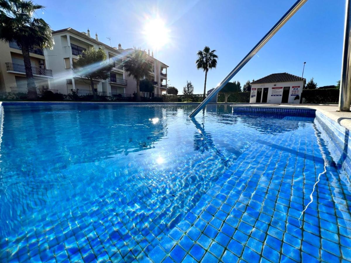 Appartamento Quarteira Elegant With Pool By Homing Esterno foto